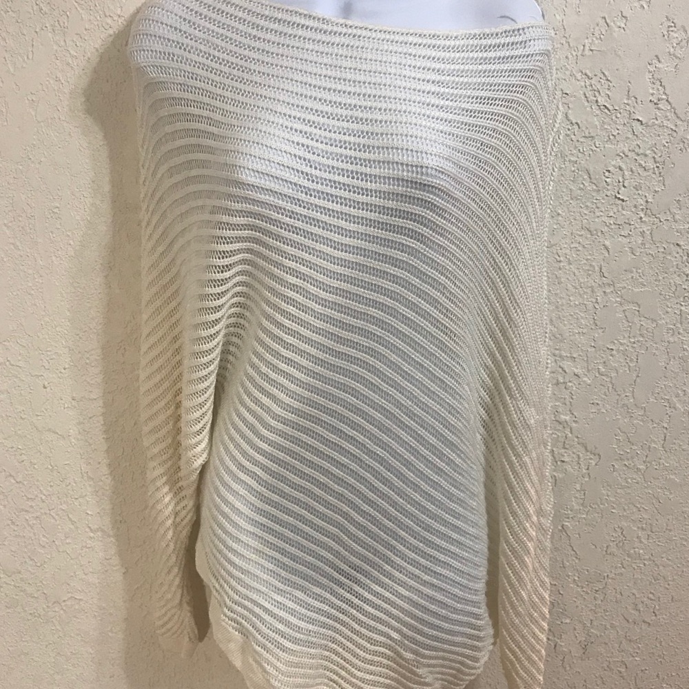 BCBG Maxazria Off-Shoulder Bat-Sleeve Top sz Small